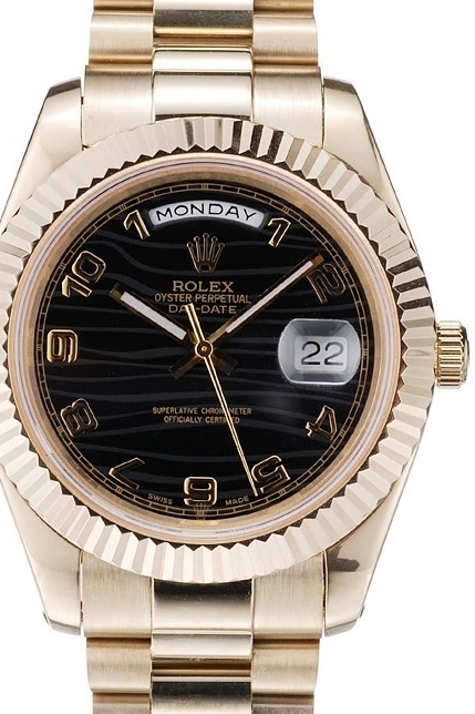 Aaa replica watch Rolex Gold Case Black Rose Daytona Leather Strap Dial Black 0824